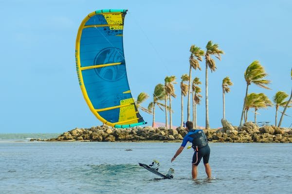 Test des ailes de kitesurf : un guide pratique et fiable